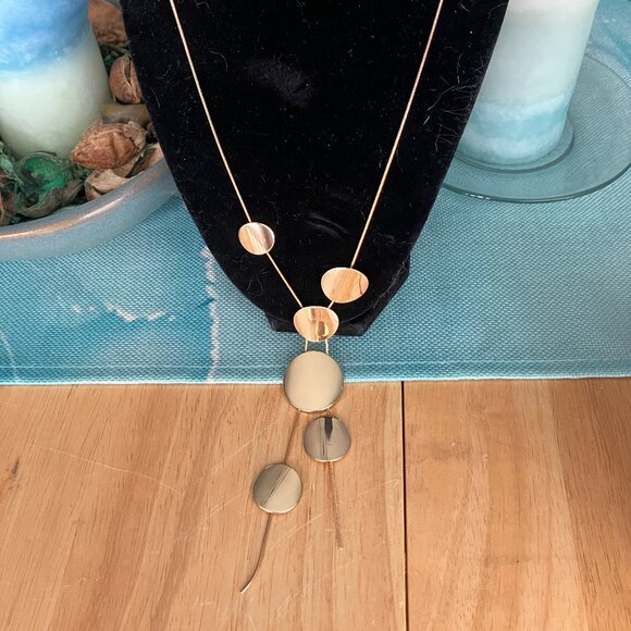 Totally Unique Gold Necklace with Staggered Gold Disks NEW - Picture 4 of 5